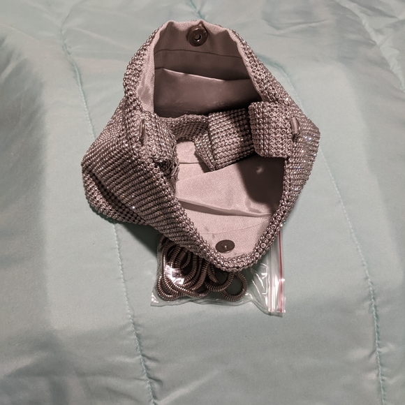 Purse - Picture 2 of 3